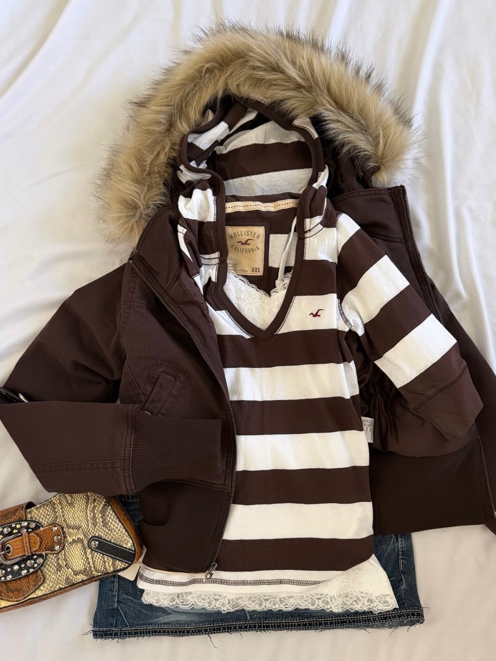 Hollister Brown & White Striped  Trim
Hoodie Top